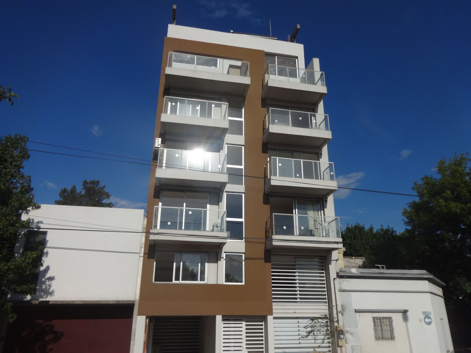 AV. FRANCIA 2491