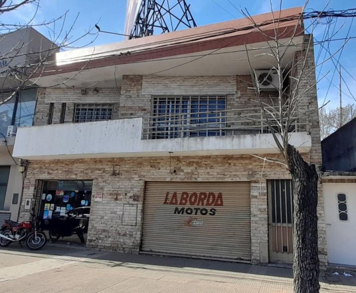 BLVR.  AVELLANEDA  256  BIS