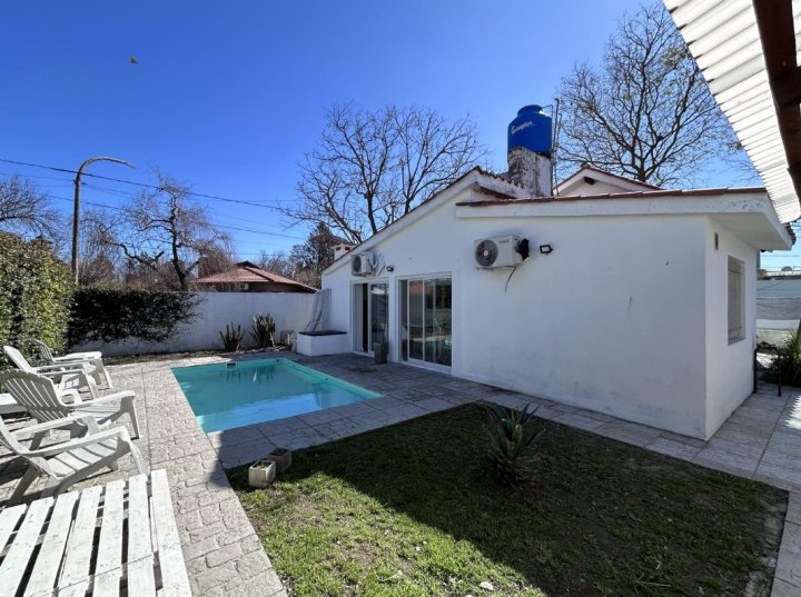 MONTEVIDEO 2700 - FUNES  - CASA 2 DORMITORIOS -