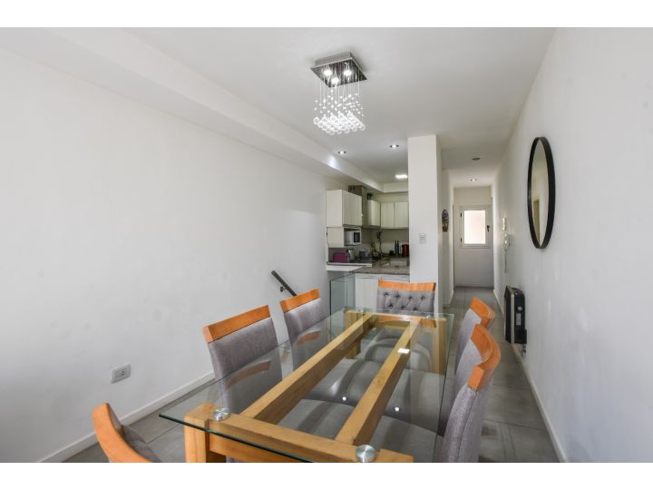 DUPLEX 2 DORMITORIOS Y COCHERA - PELLEGRINI 563