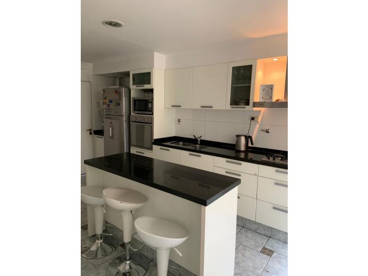 PTE. ROCA 1190  -  PISO EXCLUSIVO DE 3 DORMITORIOS - RECICLADO -