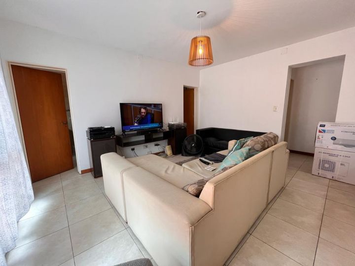 CASA INTERNA 2 DORMITORIOS - AV. SORRENTO 600