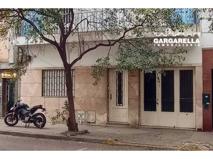 CASA 4 DORMITORIOS - ZEBALLOS 1700